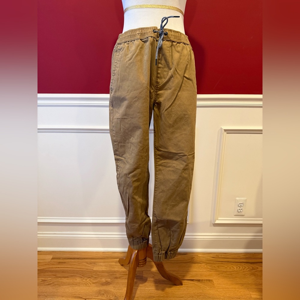 Aero men’s jogger, medium (runs larger).